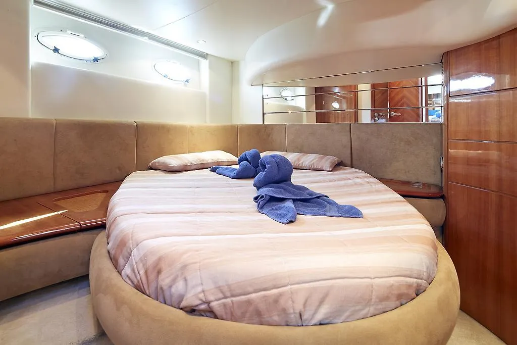 La Gavina Boat Hotel Barcelona Botel