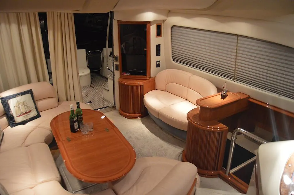 Botel La Gavina Boat Hotel Barcelona