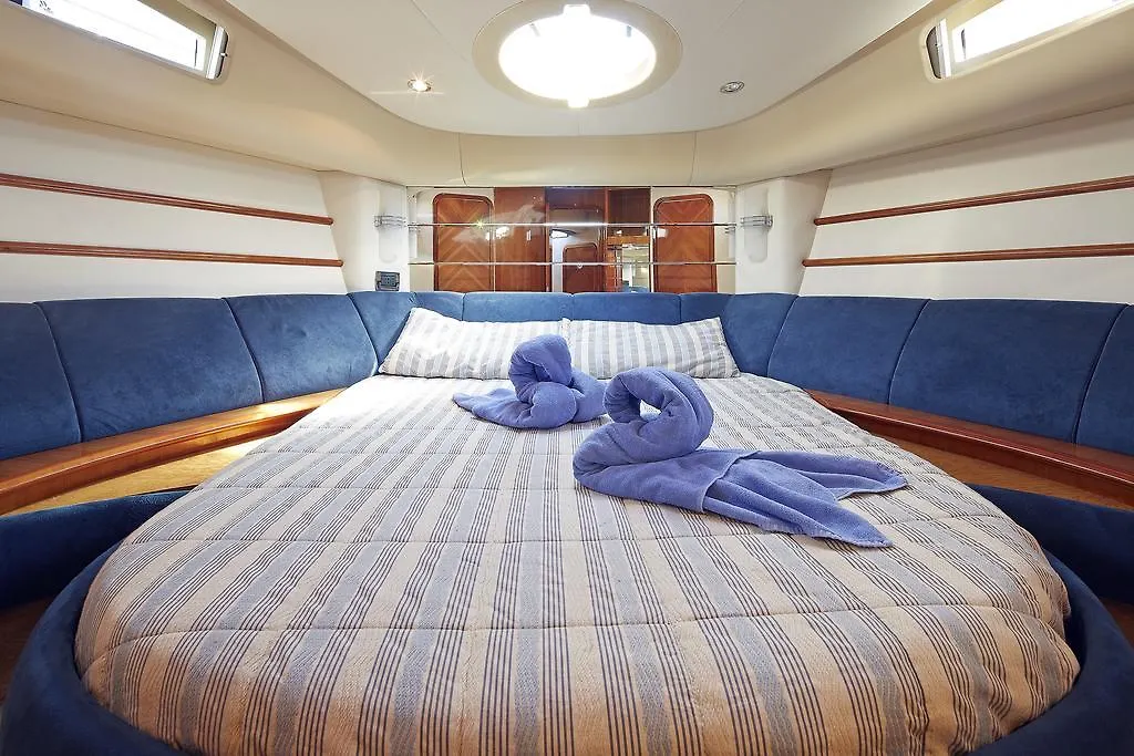 La Gavina Boat Hotel Barcelona Botel