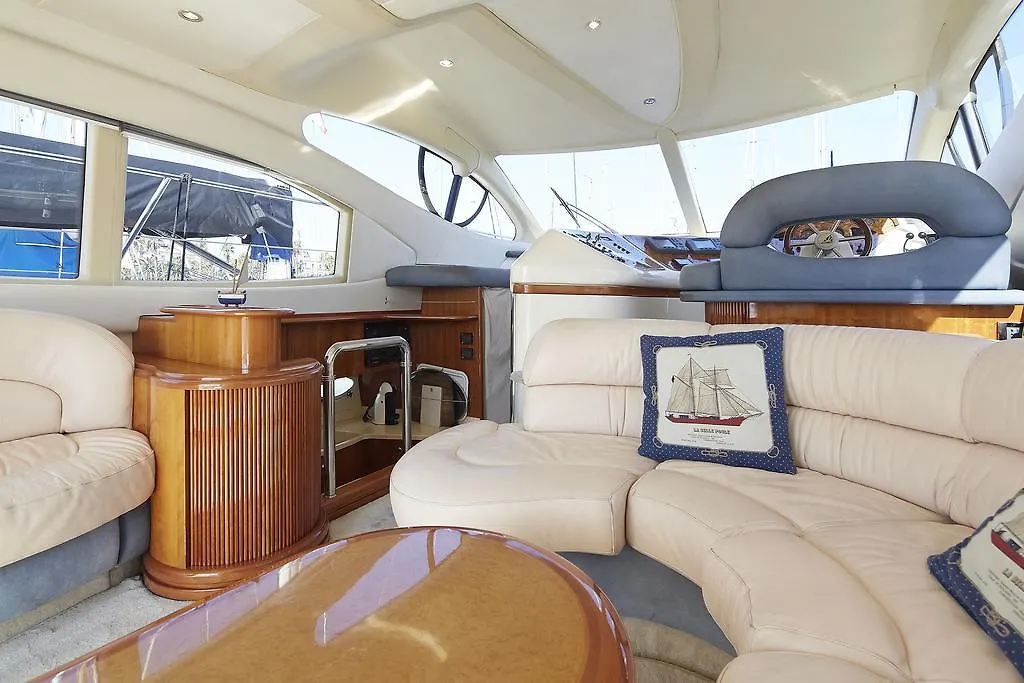 Botel La Gavina Boat Hotel Barcelona