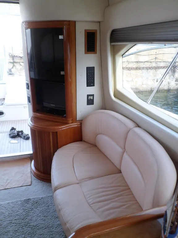 La Gavina Boat Hotel Barcelona