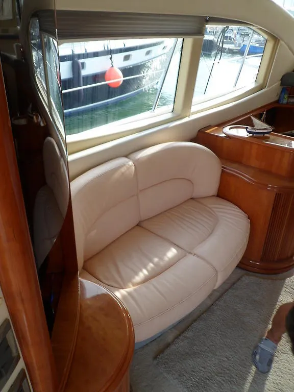 Botel La Gavina Boat Hotel Barcelona