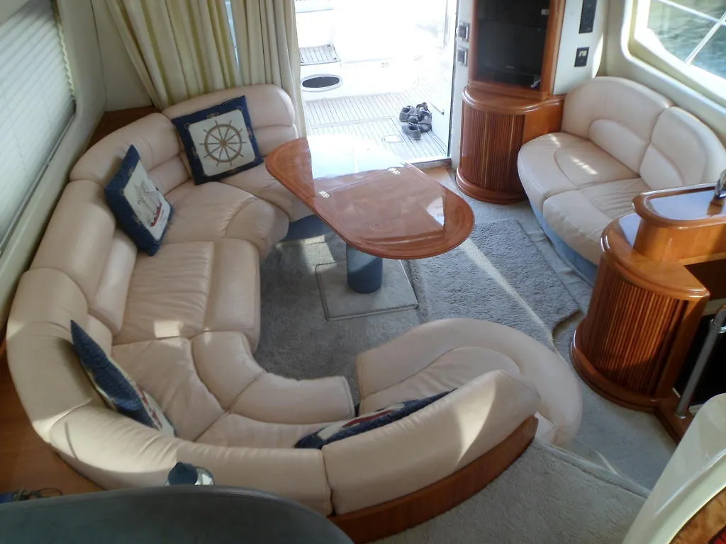 Botel La Gavina Boat Hotel Barcelona