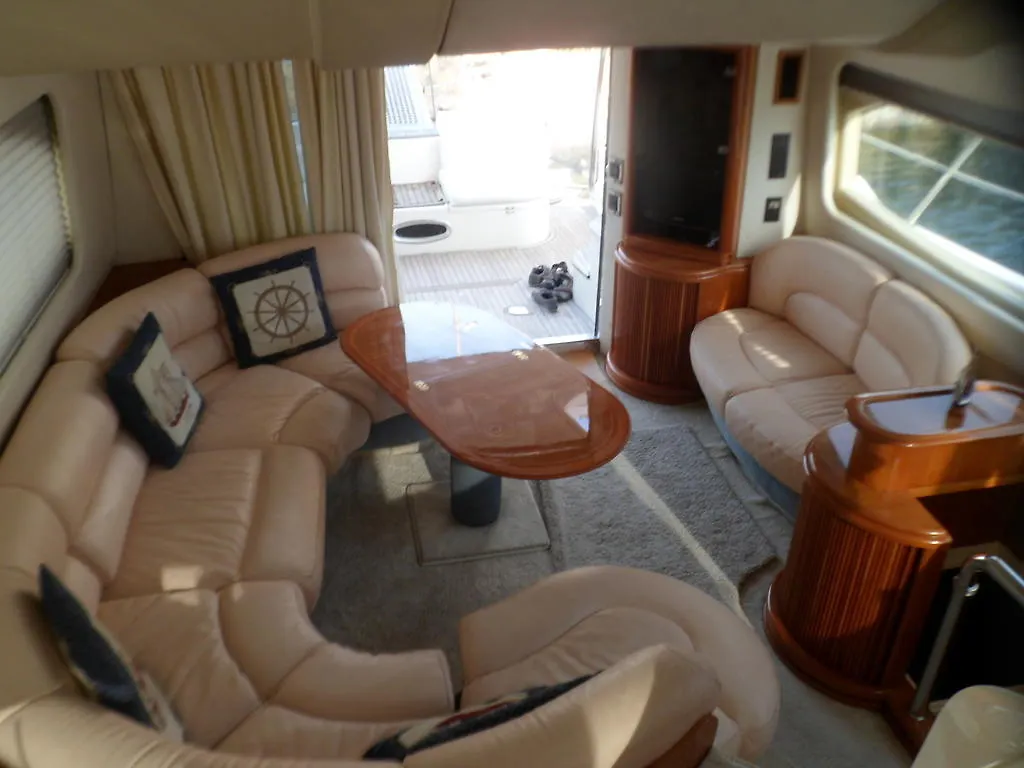 Botel La Gavina Boat Hotel Barcelona